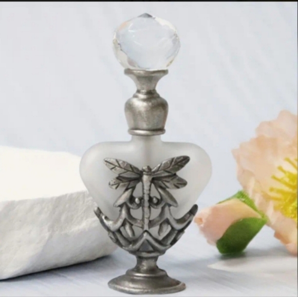 Dubai Style Decrotative Perfume Bottle Glass Vanity Decor - Picture 2 of 2